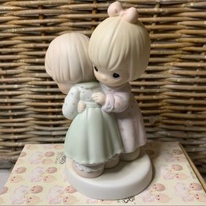 Precious moments That’s what Friends are for figurine